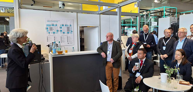 VertreterInnen der Kooperationsbörse Barleben besuchten auch dieses Jahr die Innovationen auf dem Sachsen-Anhalt Stand VertreterInnen der Kooperationsbörse Barleben besuchten auch dieses Jahr die Innovationen auf dem Sachsen-Anhalt Stand